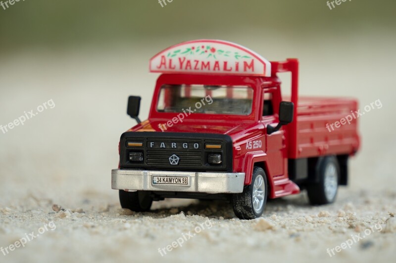 I Alyazmal Fargo Truck Toy Red Truck