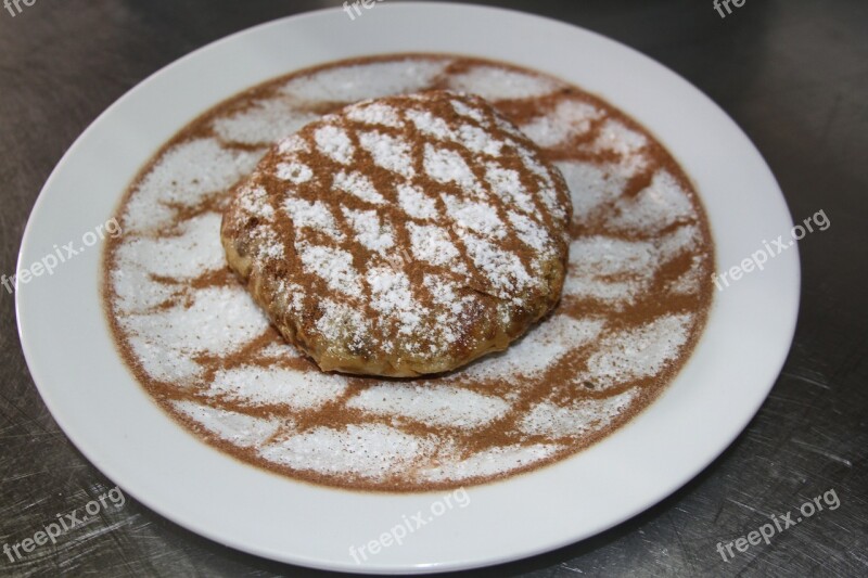 Pastilla Pigeon Feuille De Brick Almond Icing Sugar