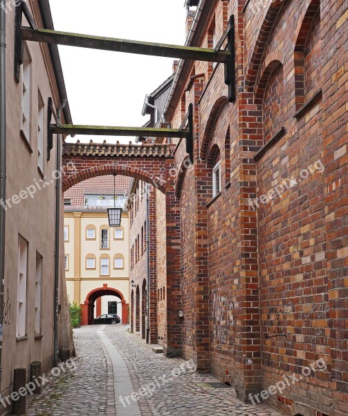 Stralsund Old Town Lane Masonry Support Arc Strive