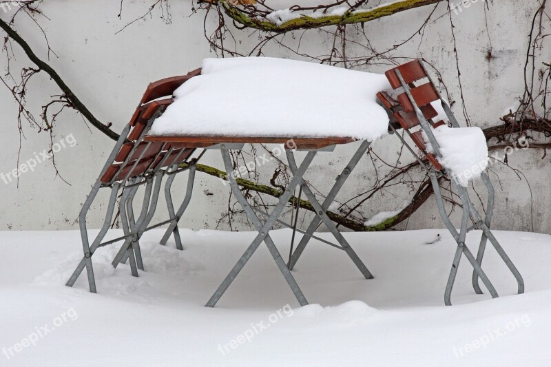 Stammtisch Snowed In Beer Garden Garden Out