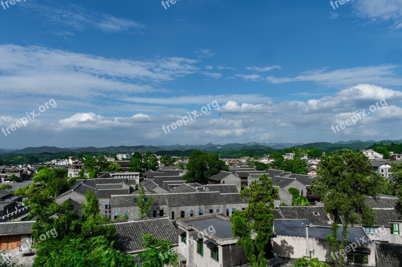 Guiyang Qingyan Ancient Town Huaxi Tile-roofed House Sunny Days