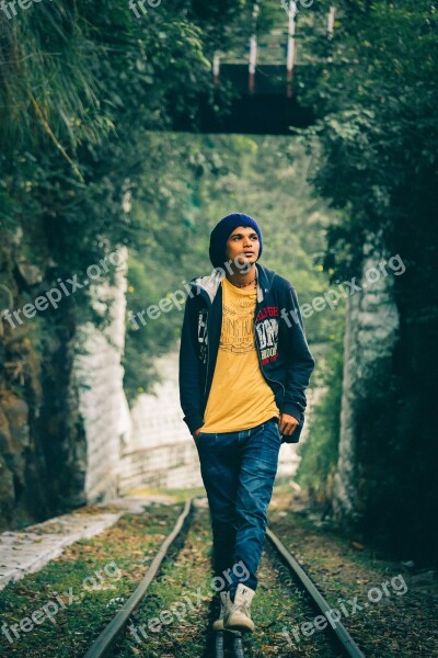 Walking India Young Boy Railway Track Men