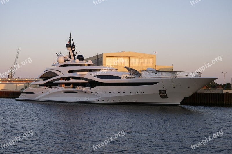 Yacht Shipyard Ship Shipbuilding Luxury Yacht