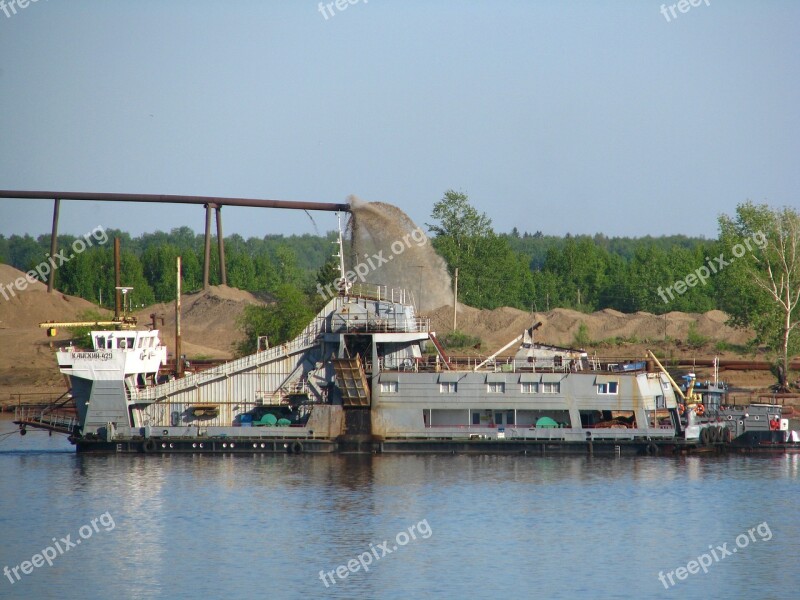 The River Kama Beach River Vessel Dredge Sand-wash