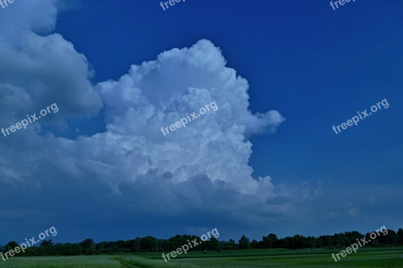 The Clouds Nature The Emergence Of Storms Country