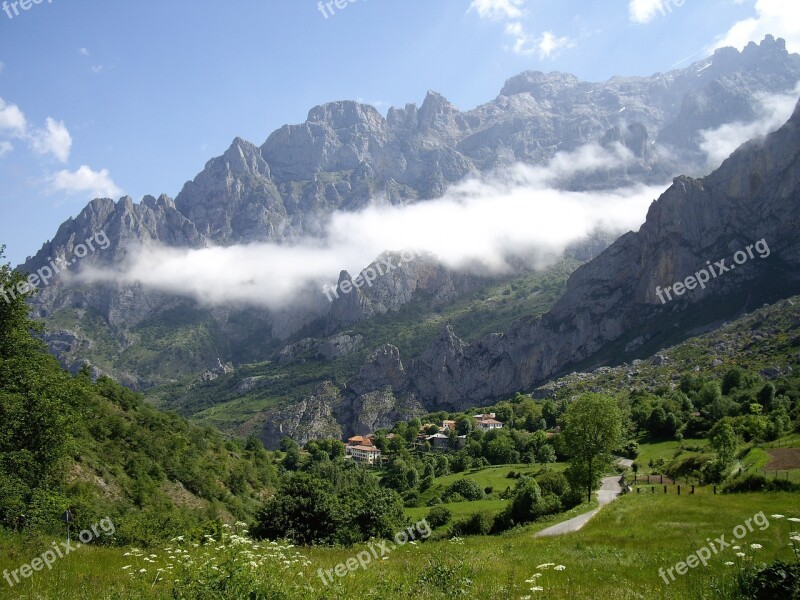 Peaks Europe Mountain Leon Mountain Landscape High Mountain