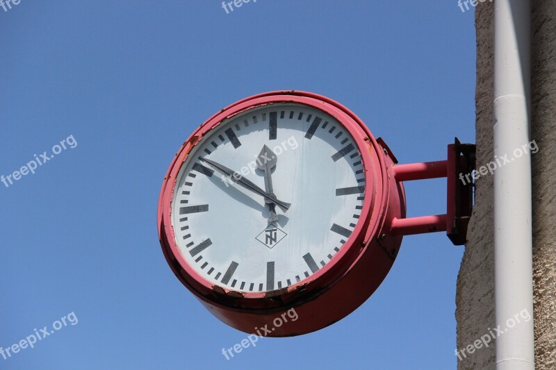 Clock Time Of Sky Five Vorzwölf 5 Vor 12