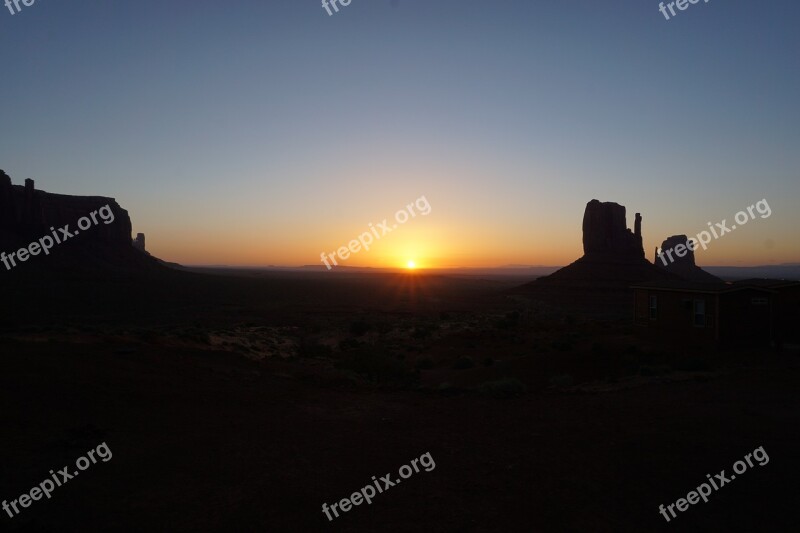 Monument Valley Morning Rising Sun Free Photos