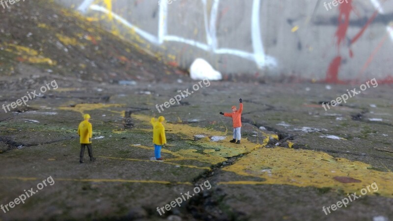 Road Construction Graffiti Miniature Figures Repair Workers