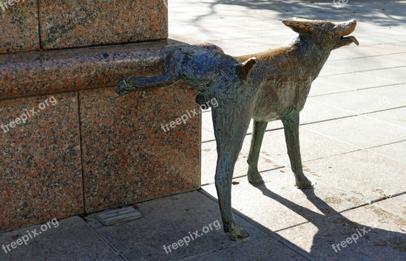 Statue Image Dog Pee Leg