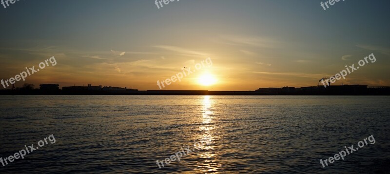 Hamburg Elbe Sunset Finkenwerder Airbus