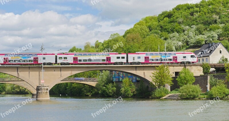 Sour Cross Flow Luxembourg - Germany Mouth In Moselle Sour Bridges