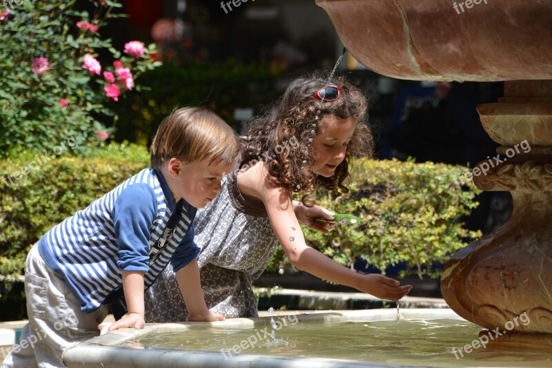 Child Outdoor Game Fountain Pushover