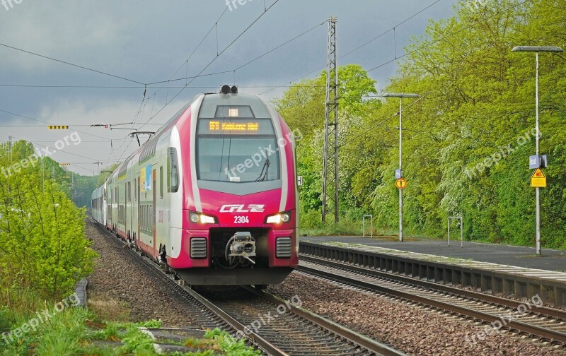 Regional-express The Moselle Range Gewitterstimmung Spring Tree Shoots