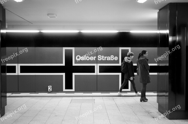 Indoors Horizontal Plane People Berlin Subway System