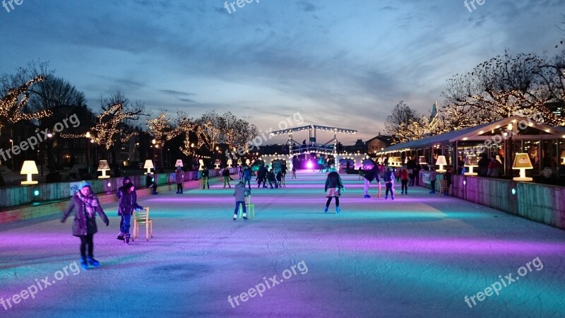 Human Panorama City Horizontal Skating