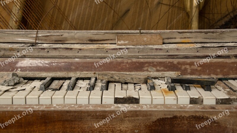 Piano Broken Destroyed Old Music