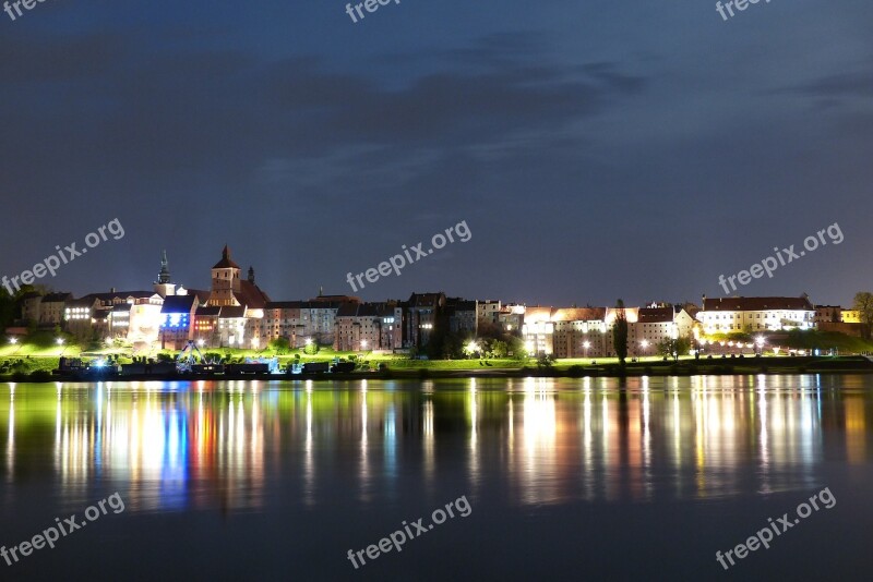 Monolithic Part Of The Waters River City The Wave Is Reflected Panoramic