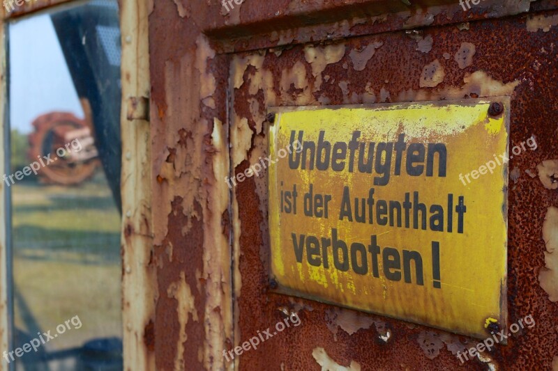 Shield Old Rusty Trespassing Rust