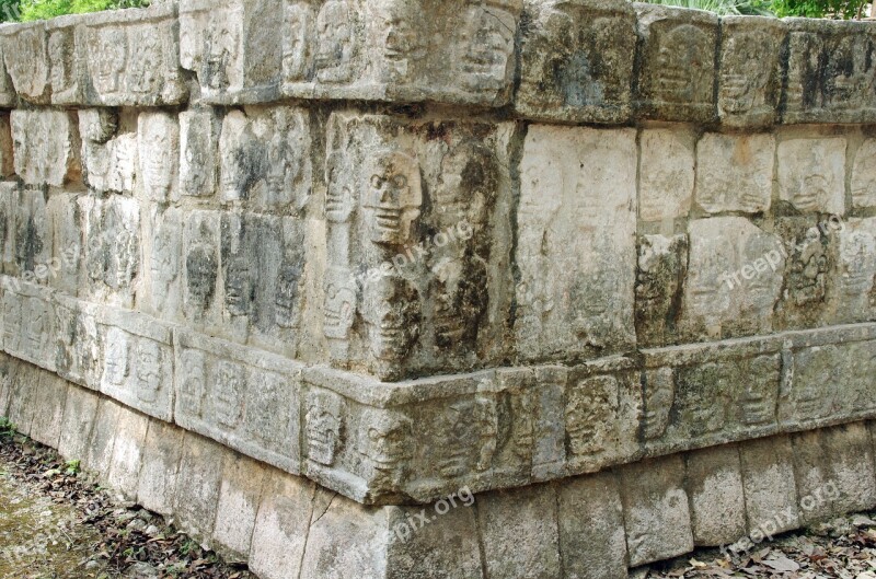 Mexico Chichen Itza Wall Skulls Pierre