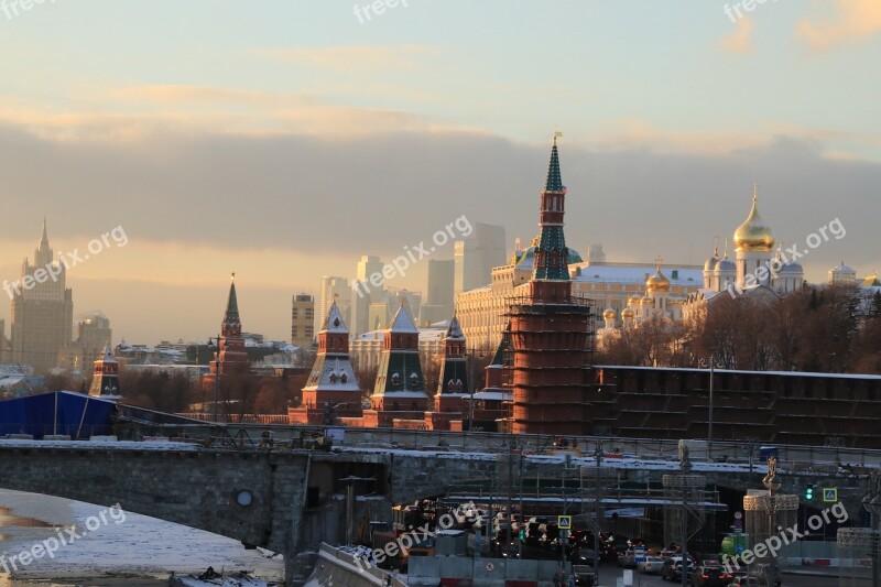 Moscow Sunset River The Kremlin Charge