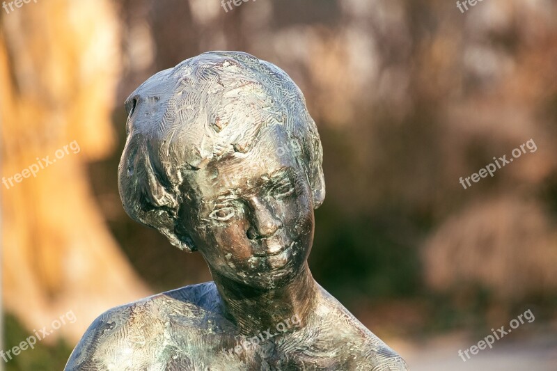 Bronze Statue Figure Artwork Woman Sculpture