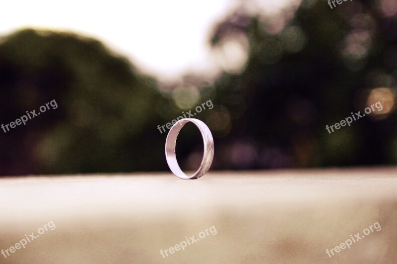 Ring Metal Round Brilliant Free Photos