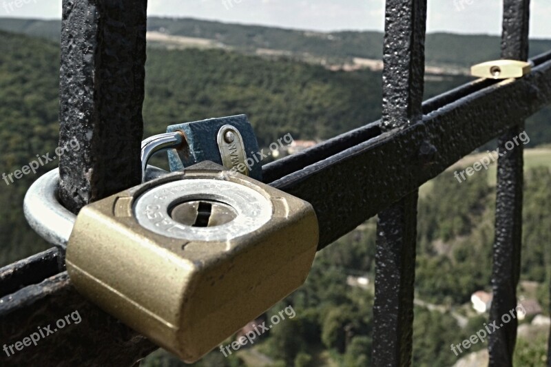 Castle Love Locks Bond The Relationship Of The