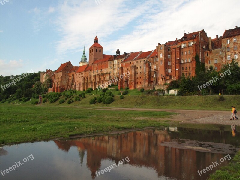 Architecture At The Court Of The Palace Travel River