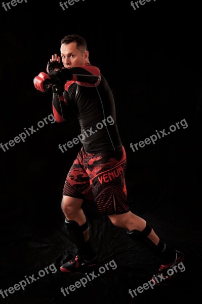 Wing Tzun Martial Arts Self-defense Chi Sao Fighter