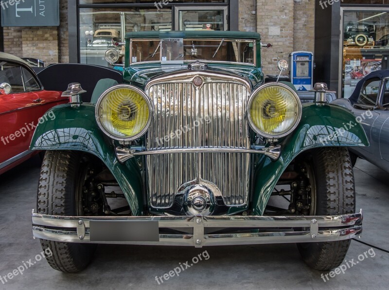 Auto Tatra Oldtimer Classic Chrome